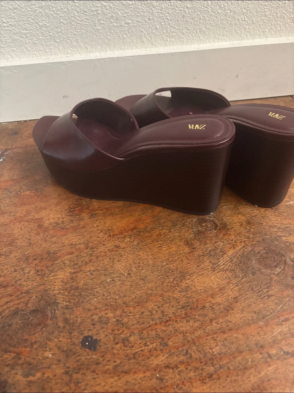 Zara sleek single